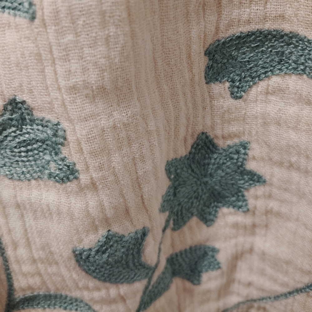 🦋Soft Surroundings Cream and Blue Floral Blouse - Picture 2 of 8